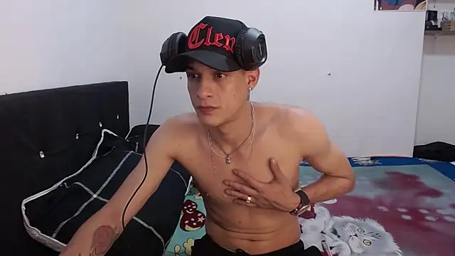 Snapshot of Ethanho0t chatting on December 2025 09:38:01 AM Ethanho0t online show from December 2025 09:38:01 AM