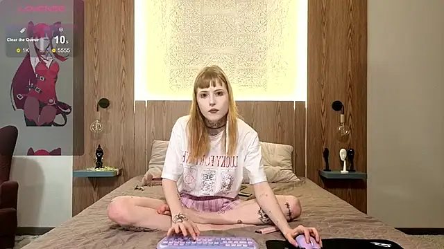 Snapshot of MilkMeSoftly chatting on November 2025 08:26:02 AM MilkMeSoftly online show from November 2025 08:26:02 AM