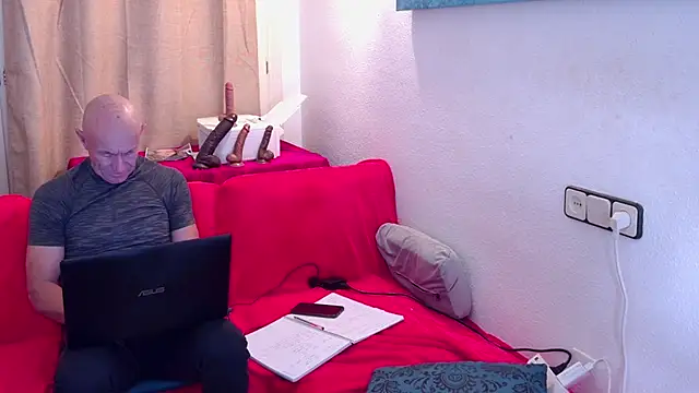 IvonneAndDom online show from February 2026 11:17:01 AM