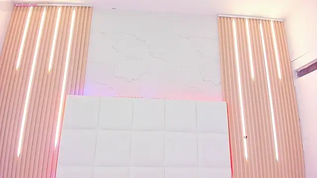 Elody rousse online show from November 2025 12:38:02 PM