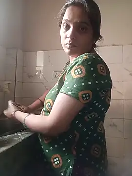 Snapshot of Trisha_71 chatting on June 2026 12:42:02 PM Trisha 71 online show from June 2026 12:42:02 PM