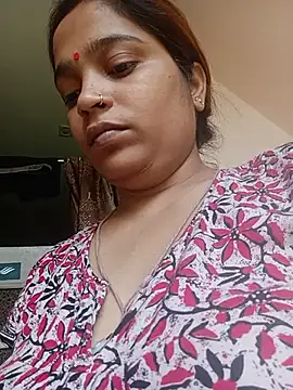 Snapshot of Trisha_71 chatting on June 2026 04:01:02 AM Trisha 71 online show from June 2026 04:01:02 AM