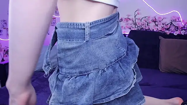 Snapshot of Megan--chan chatting on November 2025 07:51:02 PM Megan--chan online show from November 2025 07:51:02 PM