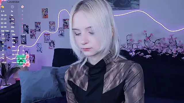 Snapshot of Megan--chan chatting on December 2025 07:07:02 PM Megan--chan online show from December 2025 07:07:02 PM