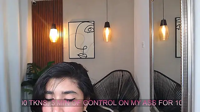 Lia Mar  online show from April 2026 06:04:02 PM