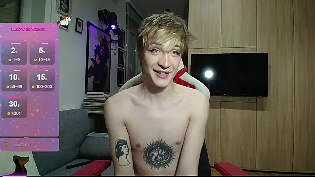 Snapshot of Crystal_Valentine chatting on September 2025 11:48:02 PM Crystal Valentine online show from September 2025 11:48:02 PM