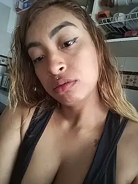 Snapshot of shanell_saenz chatting on June 2026 08:11:01 PM shanell saenz online show from June 2026 08:11:01 PM