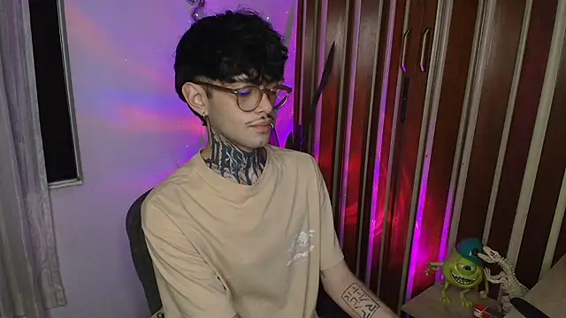 Snapshot of Mihail_leroy chatting on November 2025 03:19:02 AM Mihail leroy online show from November 2025 03:19:02 AM