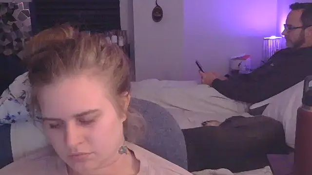 Sexyblonde12344 online show from October 2025 05:08:02 PM