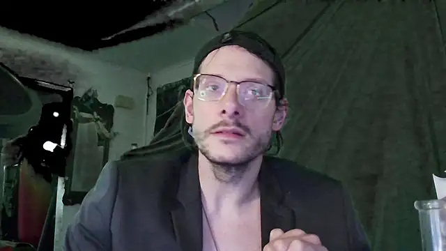 Snapshot of MasterDaddyCool chatting on October 2025 08:30:01 PM MasterDaddyCool online show from October 2025 08:30:01 PM