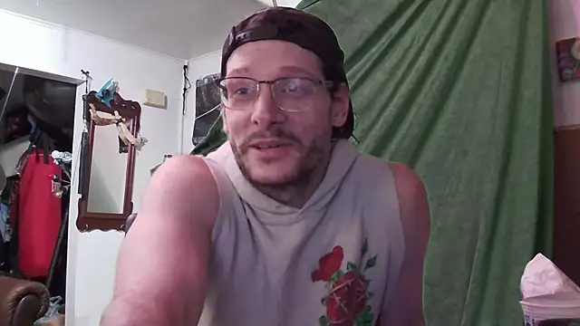 Snapshot of MasterDaddyCool chatting on October 2025 01:22:01 AM MasterDaddyCool online show from October 2025 01:22:01 AM