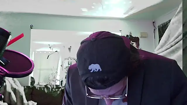 Snapshot of MasterDaddyCool chatting on October 2025 01:28:01 PM MasterDaddyCool online show from October 2025 01:28:01 PM