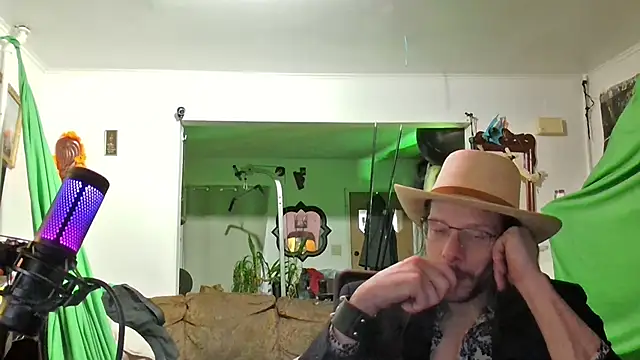 Snapshot of MasterDaddyCool chatting on October 2025 09:26:02 PM MasterDaddyCool online show from October 2025 09:26:02 PM