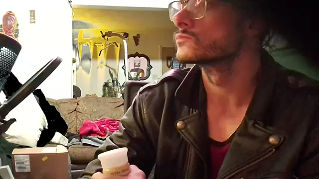 Snapshot of MasterDaddyCool chatting on November 2025 10:04:02 AM MasterDaddyCool online show from November 2025 10:04:02 AM