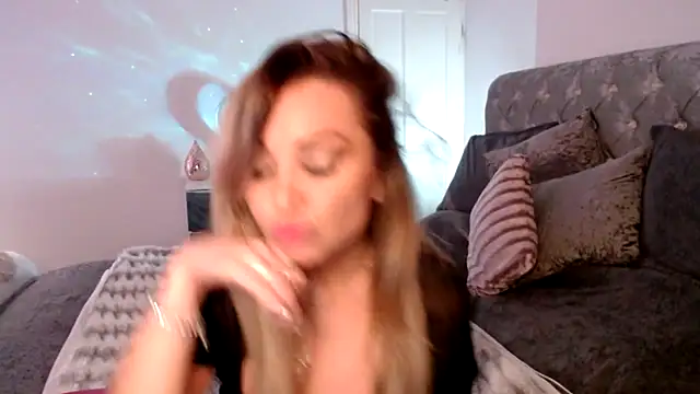 AngeleyesUK online show from October 2025 01:16:02 AM