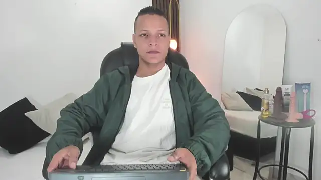 Snapshot of Ricky_Owens1 chatting on September 2025 01:11:02 PM Ricky Owens1 online show from September 2025 01:11:02 PM