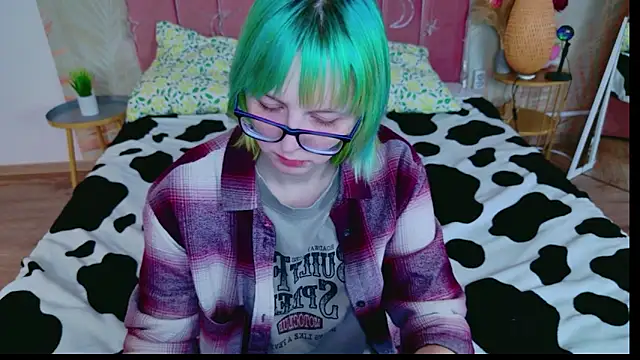 CoralineYoung online show from April 2026 03:37:01 PM