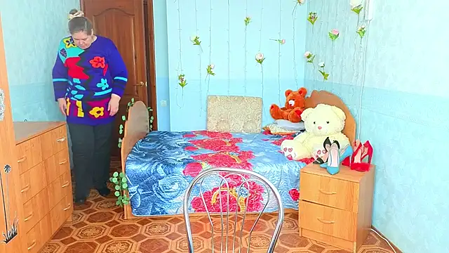 Audrey Aura online show from October 2025 05:04:01 AM