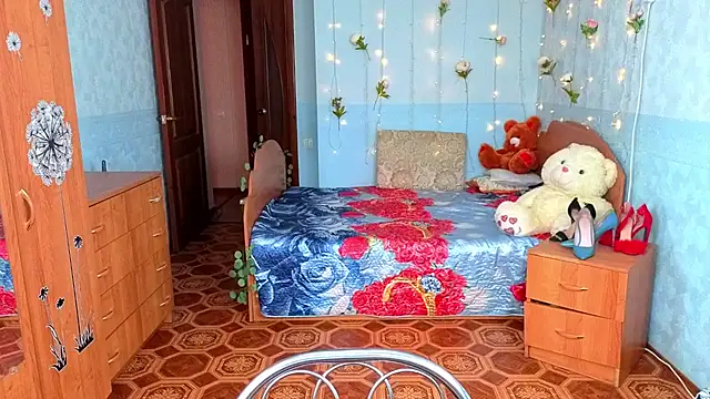 Audrey Aura online show from October 2025 05:06:01 AM