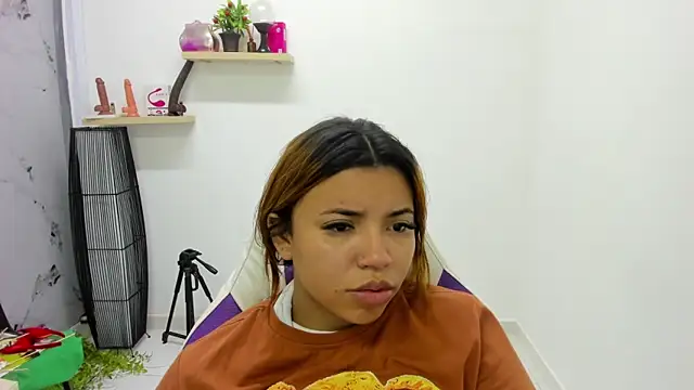 Snapshot of scarlett_enjoy1 chatting on November 2025 01:35:02 PM scarlett enjoy1 online show from November 2025 01:35:02 PM