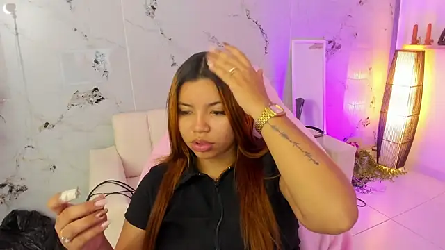 Snapshot of scarlett_enjoy1 chatting on November 2025 01:32:01 PM scarlett enjoy1 online show from November 2025 01:32:01 PM