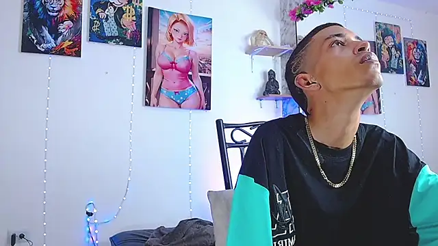 Snapshot of briamhoconor_xh chatting on September 2025 06:43:02 PM briamhoconor xh online show from September 2025 06:43:02 PM