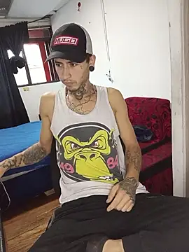 Tattoboy19cm online show from May 2026 10:40:01 PM