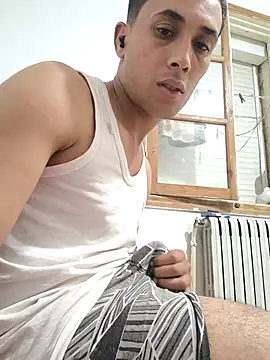 Naymik911 online show from November 2025 11:18:01 PM