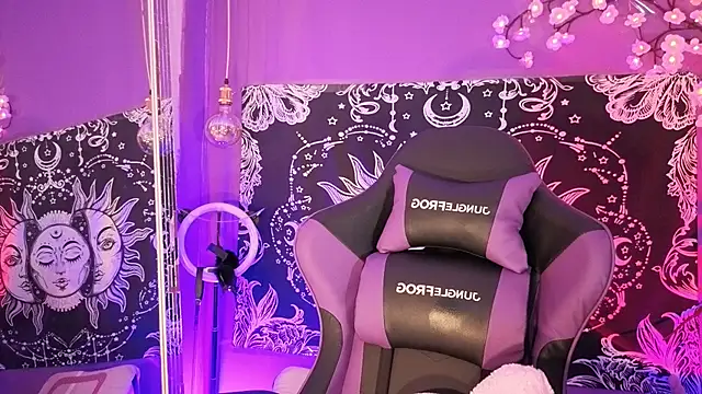 Snapshot of Gaia_Gatex chatting on February 2026 12:43:02 PM Gaia Gatex online show from February 2026 12:43:02 PM