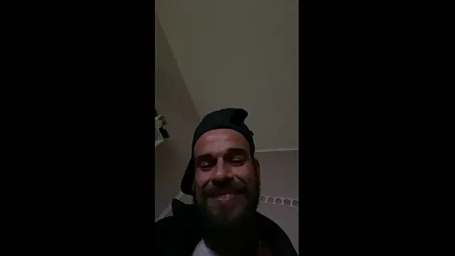 Snapshot of DjDiCKmannOnE chatting on June 2026 02:17:02 AM DjDiCKmannOnE online show from June 2026 02:17:02 AM