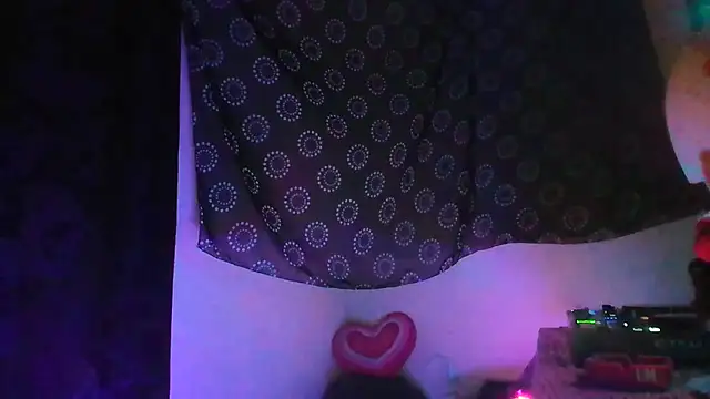 DjDiCKmannOnE online show from July 2026 08:33:02 PM