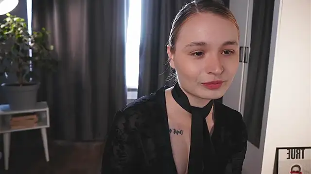 lisa schiele online show from October 2025 05:19:02 AM