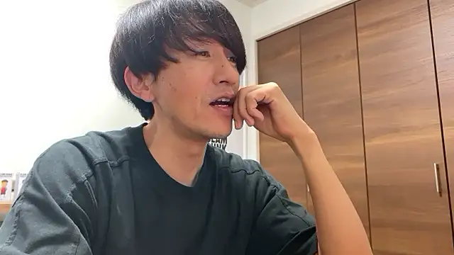 Snapshot of Bonz_Buonz chatting on October 2025 03:10:01 PM Bonz Buonz online show from October 2025 03:10:01 PM