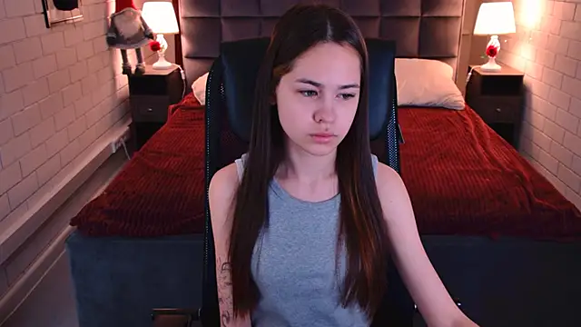 UliaNeer online show from March 2026 05:03:01 AM