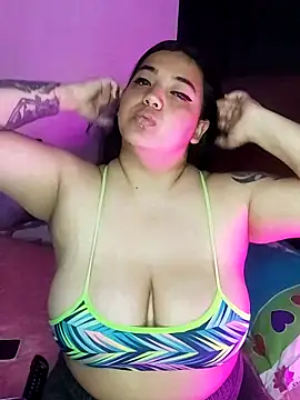 Snapshot of kittenFreyja_ chatting on September 2025 01:06:02 AM kittenFreyja  online show from September 2025 01:06:02 AM