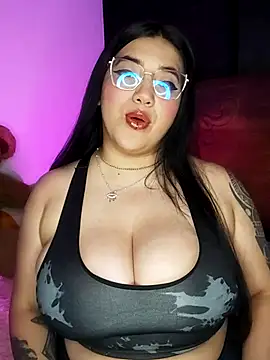 Snapshot of kittenFreyja_ chatting on October 2025 01:35:01 AM kittenFreyja  online show from October 2025 01:35:01 AM