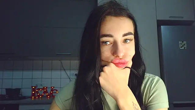 EvaMelnik online show from November 2025 04:19:01 PM