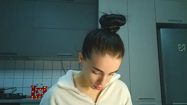 EvaMelnik online show from November 2025 04:18:01 PM