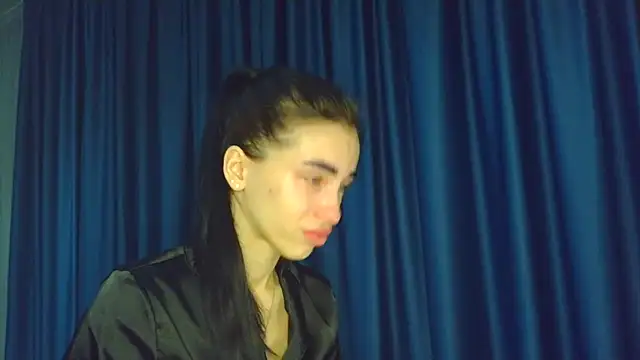 EvaMelnik online show from November 2025 05:24:02 PM