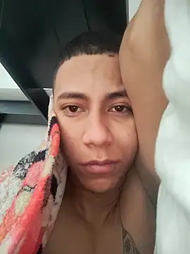 Snapshot of Davig4 chatting on October 2025 02:25:02 PM Davig4 online show from October 2025 02:25:02 PM