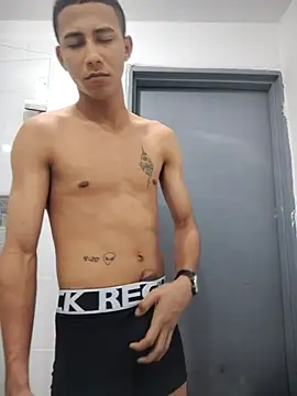 Snapshot of Davig4 chatting on October 2025 08:20:01 PM Davig4 online show from October 2025 08:20:01 PM