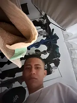 Snapshot of Davig4 chatting on October 2025 02:59:02 AM Davig4 online show from October 2025 02:59:02 AM