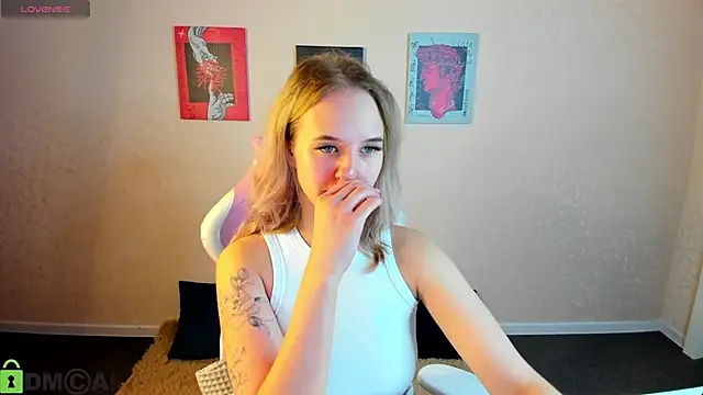 Casey Sweeet online show from October 2025 01:04:02 AM