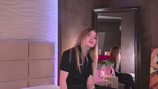 AriWild online show from November 2025 04:22:01 AM