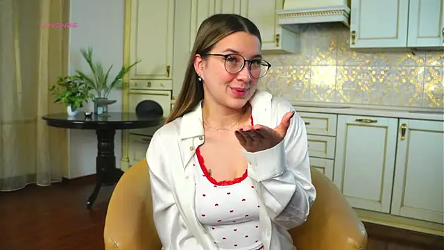 DarelleFaux online show from November 2025 03:18:02 AM