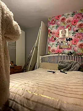 Snapshot of Sassylady chatting on December 2025 09:20:01 PM Sassylady online show from December 2025 09:20:01 PM