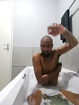 Snapshot of mojaymort chatting on November 2025 06:13:02 AM mojaymort online show from November 2025 06:13:02 AM