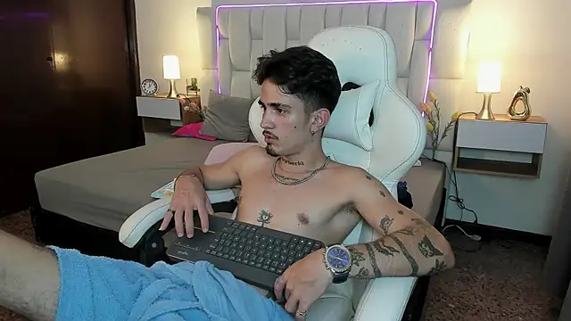 nextboywell1 online show from April 2026 03:17:02 PM