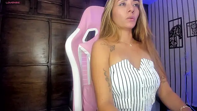 Luisa Red online show from April 2026 02:29:02 AM