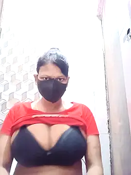 Snapshot of varnika chatting on November 2025 10:06:02 AM varnika online show from November 2025 10:06:02 AM